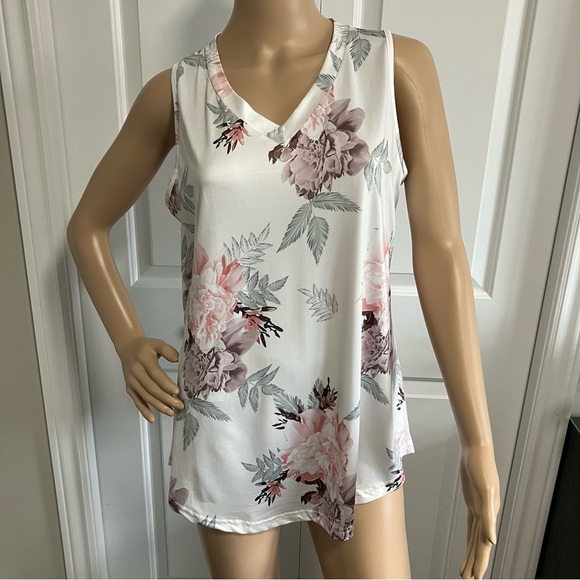 Like new white floral sleeveless top - Picture 1 of 8